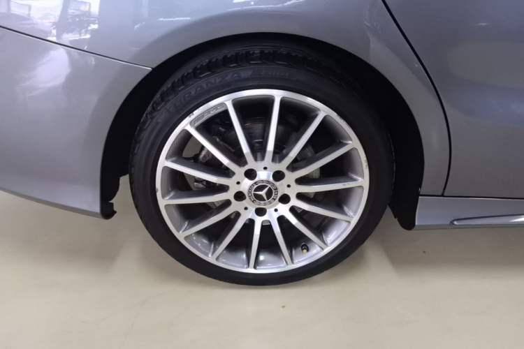 Used Mercedes-Benz CLA 2018 CLA 220 4MATIC Right Rear Wheel Hub