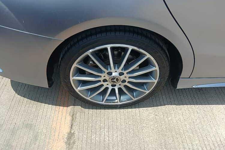 Used Mercedes-Benz CLA 2018 CLA 220 4MATIC Right Rear Wheel Hub
