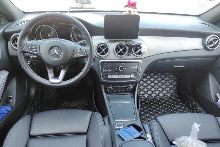 Used Mercedes-Benz CLA 2018 CLA 200 Sport Edition Center Console