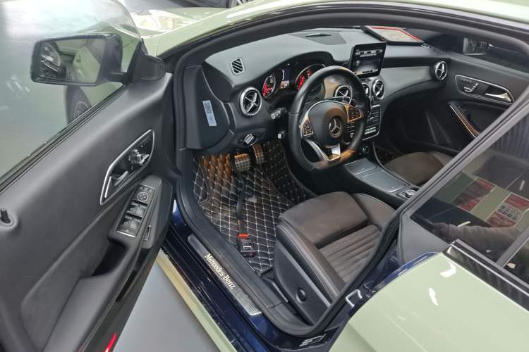 Used Mercedes-Benz CLA 2018 CLA 220 4MATIC Driver Seat