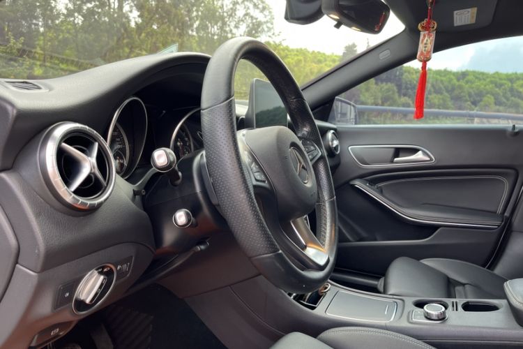Used Mercedes-Benz CLA 2018 CLA 200 Sport Edition Interior 12
