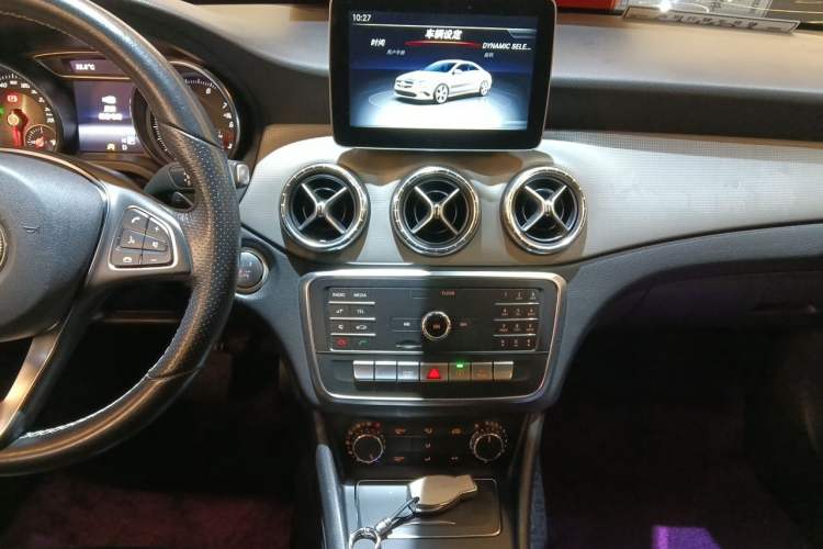 Used Mercedes-Benz CLA 2018 CLA 200 Style Edition Audio And AC Panel