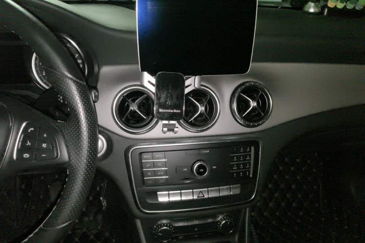 Used Mercedes-Benz CLA 2018 CLA 200 Style Edition Audio And AC Panel