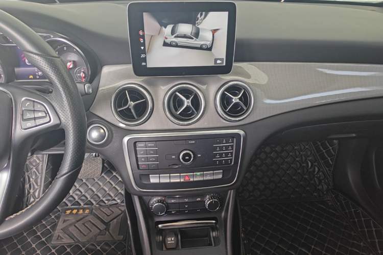 Used Mercedes-Benz CLA 2018 CLA 200 Style Edition Audio And AC Panel