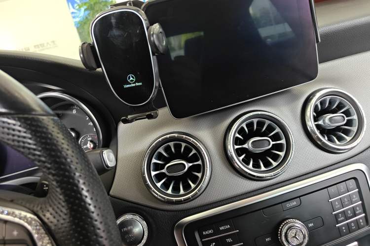 Used Mercedes-Benz CLA 2018 CLA 200 Style Edition Audio And AC Panel