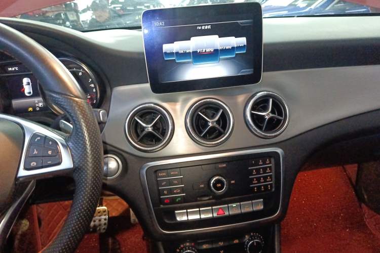 Used Mercedes-Benz CLA 2018 CLA 220 4MATIC Audio And AC Panel