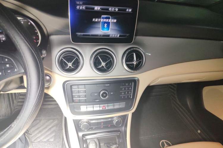 Used Mercedes-Benz CLA 2018 CLA 200 Style Edition Audio And AC Panel