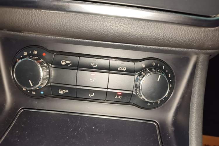 Used Mercedes-Benz CLA 2018 CLA 200 Style Edition Audio And AC Panel