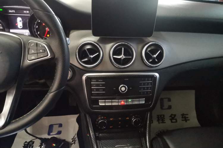 Used Mercedes-Benz CLA 2018 CLA 200 Style Edition Audio And AC Panel
