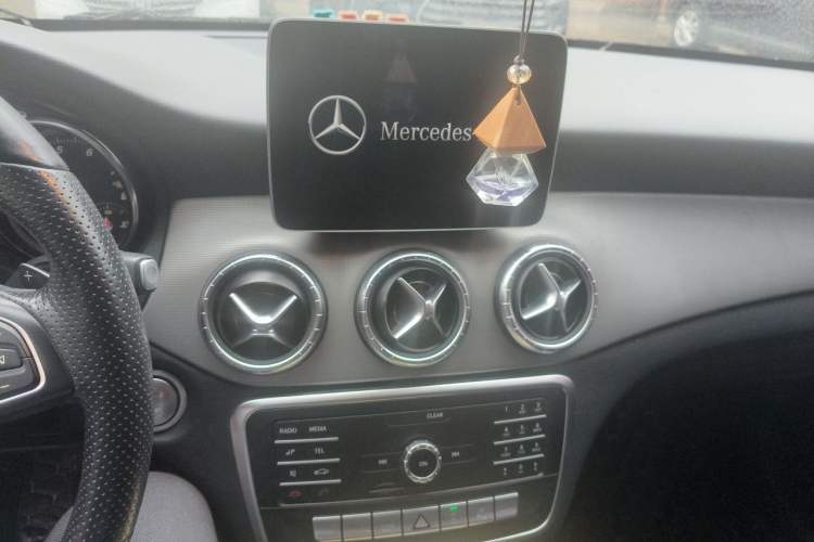 Used Mercedes-Benz CLA 2018 CLA 200 Style Edition Audio And AC Panel