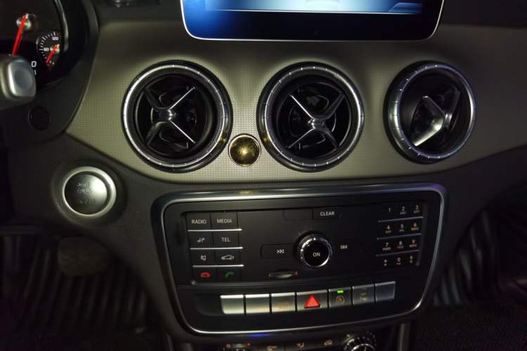 Used Mercedes-Benz CLA 2018 CLA 200 Style Edition Audio And AC Panel