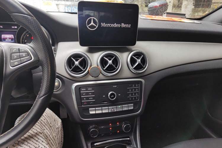 Used Mercedes-Benz CLA 2018 CLA 200 Style Edition Audio And AC Panel