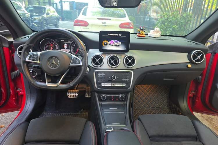 Used Mercedes-Benz CLA 2018 CLA 220 4MATIC Center Console