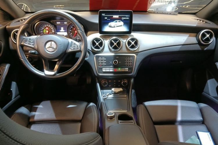 Used Mercedes-Benz CLA 2018 CLA 200 Style Edition Center Console