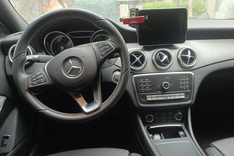 Used Mercedes-Benz CLA 2018 CLA 200 Style Edition Center Console