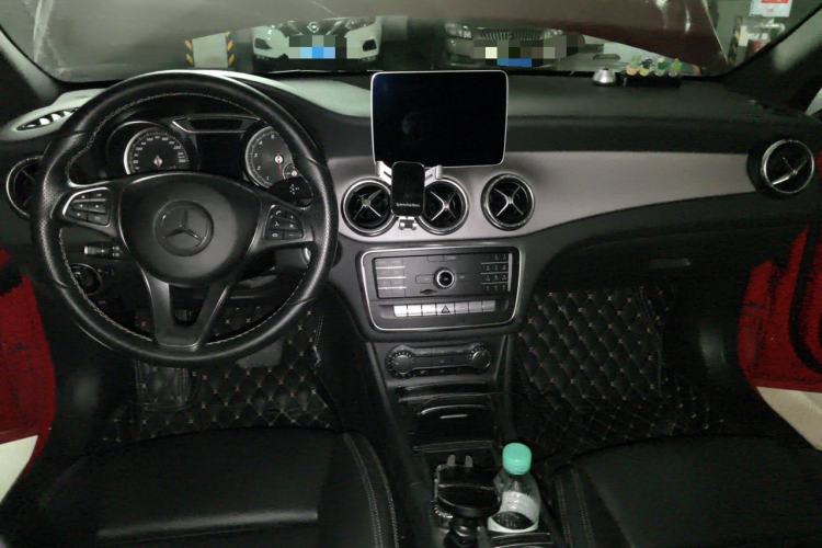 Used Mercedes-Benz CLA 2018 CLA 200 Style Edition Center Console