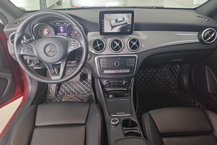 Used Mercedes-Benz CLA 2018 CLA 200 Style Edition Center Console