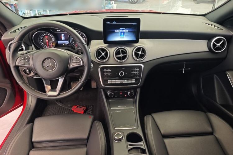 Used Mercedes-Benz CLA 2018 CLA 200 Style Edition Center Console