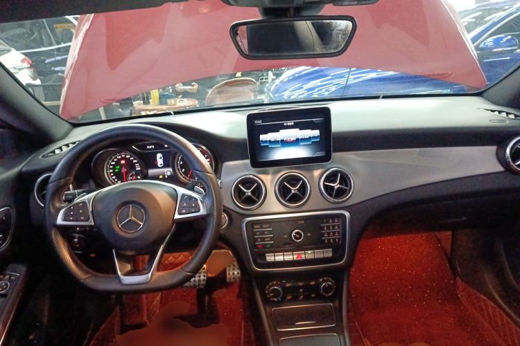 Used Mercedes-Benz CLA 2018 CLA 220 4MATIC Center Console