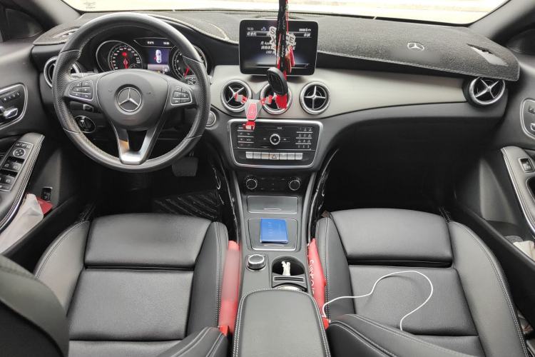 Used Mercedes-Benz CLA 2018 CLA 200 Style Edition Center Console