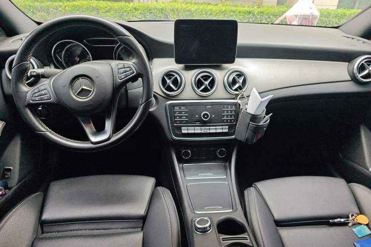 Used Mercedes-Benz CLA 2018 CLA 200 Style Edition Center Console