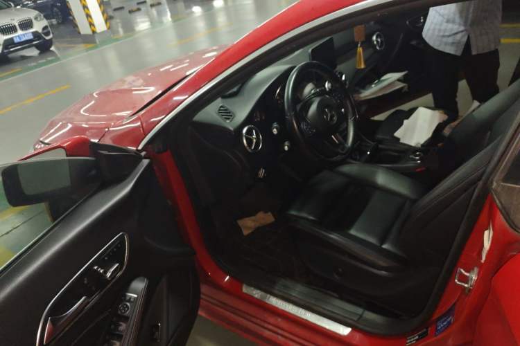 Used Mercedes-Benz CLA 2018 CLA 200 Style Edition Driver Seat