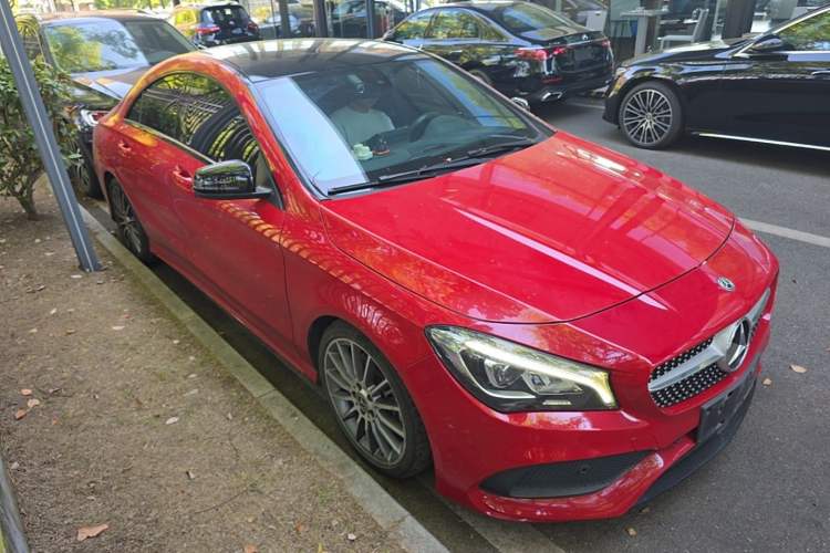 Used Mercedes-Benz CLA 2018 CLA 220 4MATIC Front Right 45 Deg