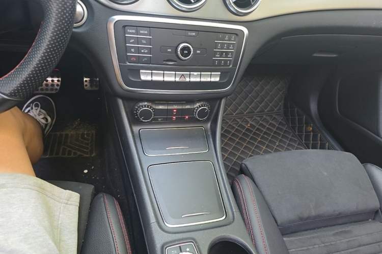 Used Mercedes-Benz CLA 2018 CLA 220 4MATIC Gear Lever