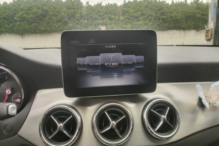 Used Mercedes-Benz CLA 2018 CLA 220 4MATIC Interior 4
