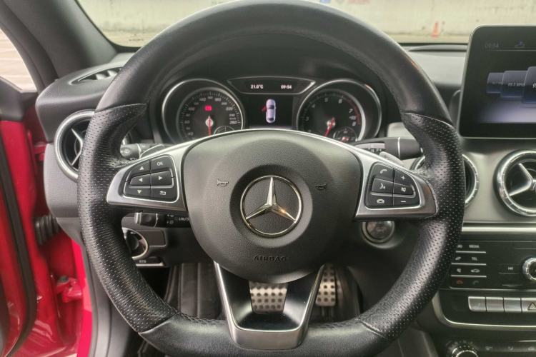 Used Mercedes-Benz CLA 2018 CLA 220 4MATIC Interior 5