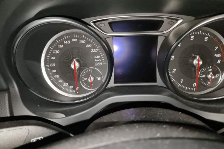 Used Mercedes-Benz CLA 2018 CLA 200 Style Edition Odometer Close Up