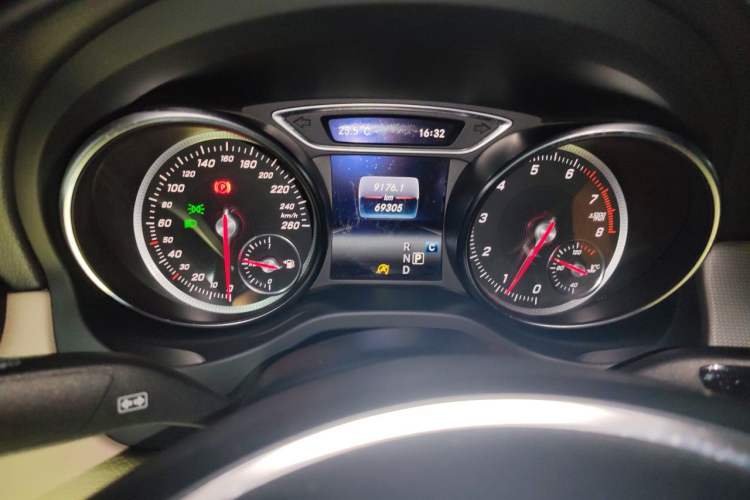 Used Mercedes-Benz CLA 2018 CLA 200 Style Edition Odometer Close Up