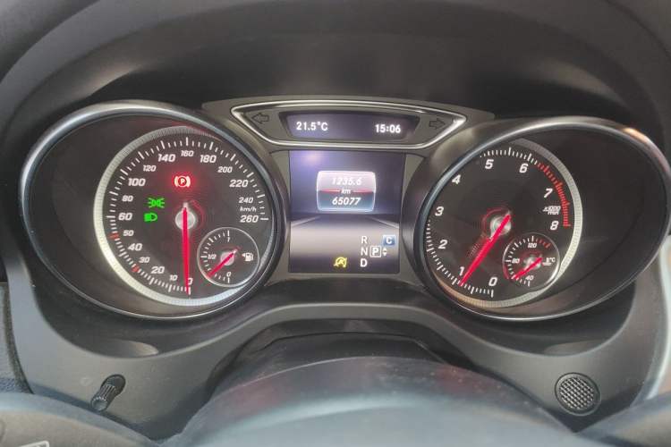 Used Mercedes-Benz CLA 2018 CLA 220 4MATIC Odometer Close Up