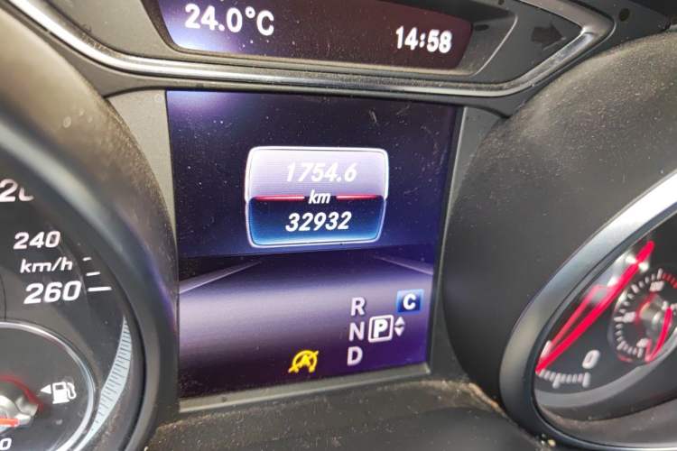 Used Mercedes-Benz CLA 2018 CLA 200 Style Edition Odometer Close Up