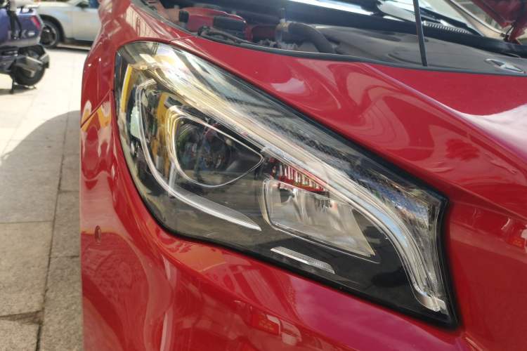 Used Mercedes-Benz CLA 2018 CLA 200 Style Edition Right Front Headlight
