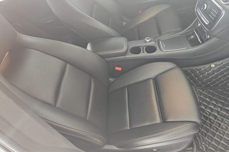 Used Mercedes-Benz CLA 2018 CLA 200 Style Edition Right Front Seat