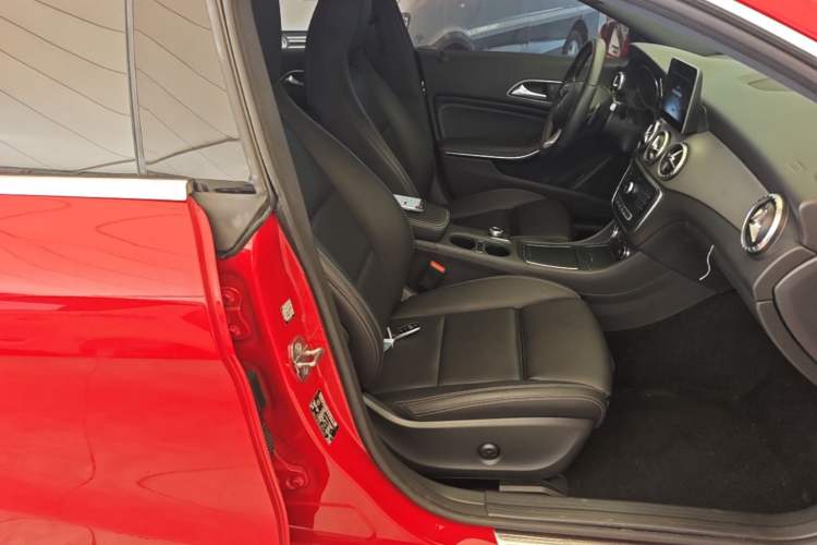 Used Mercedes-Benz CLA 2018 CLA 200 Style Edition Right Front Seat