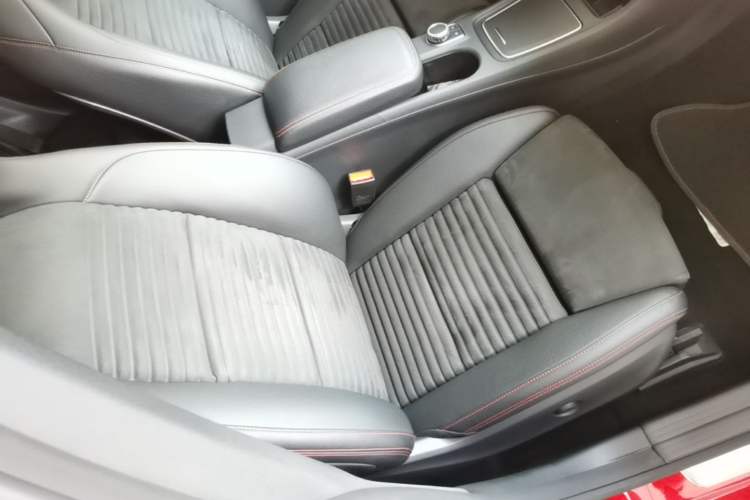 Used Mercedes-Benz CLA 2018 CLA 220 4MATIC Right Front Seat