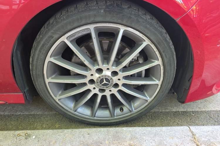 Used Mercedes-Benz CLA 2018 CLA 220 4MATIC Right Front Wheel Hub
