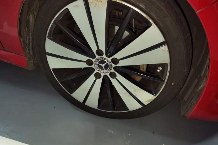 Used Mercedes-Benz CLA 2018 CLA 200 Style Edition Right Front Wheel Hub