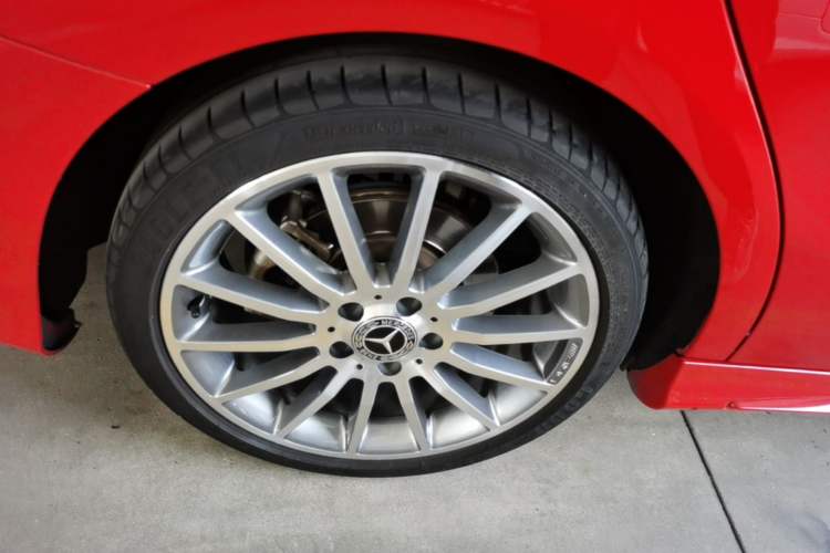 Used Mercedes-Benz CLA 2018 CLA 220 4MATIC Right Rear Wheel Hub