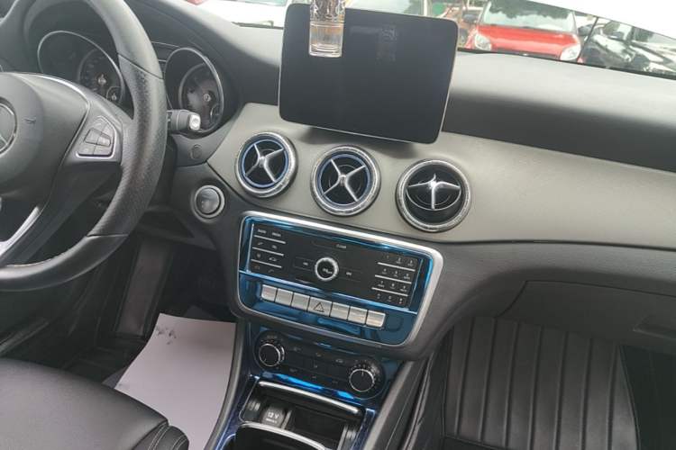 Used Mercedes-Benz CLA 2018 CLA 200 Sport Edition Audio And AC Panel
