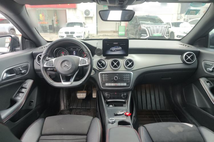 Used Mercedes-Benz CLA 2018 CLA 220 4MATIC Center Console
