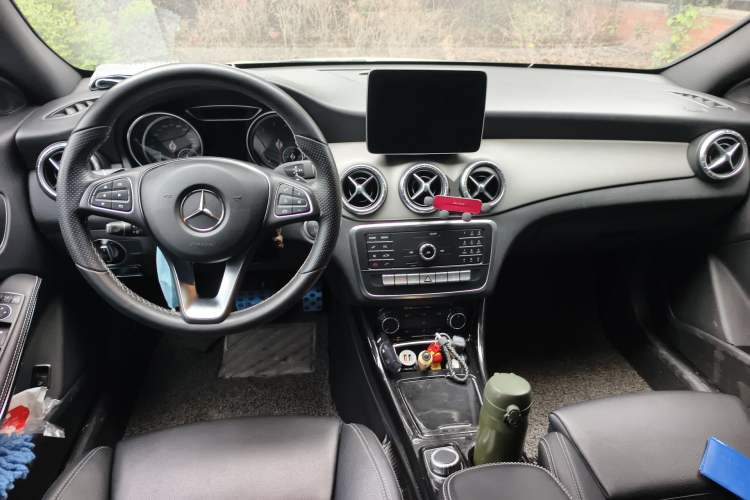 Used Mercedes-Benz CLA 2018 CLA 200 Style Edition Center Console