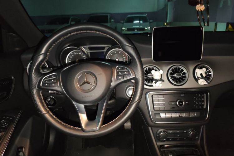 Used Mercedes-Benz CLA 2018 CLA 200 Style Edition Center Console