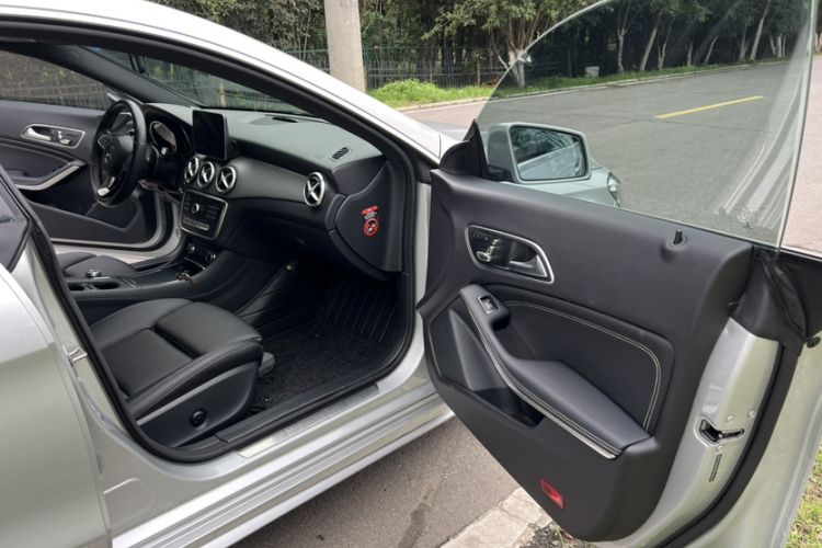 Used Mercedes-Benz CLA 2018 CLA 200 Style Edition Interior 1