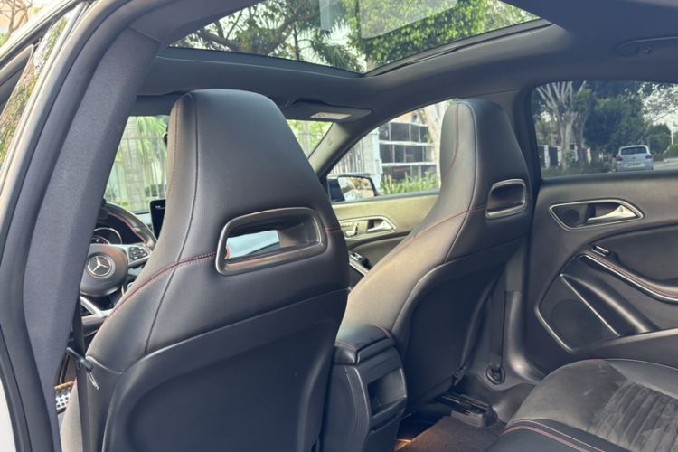 Used Mercedes-Benz CLA 2018 CLA 220 4MATIC Interior 10