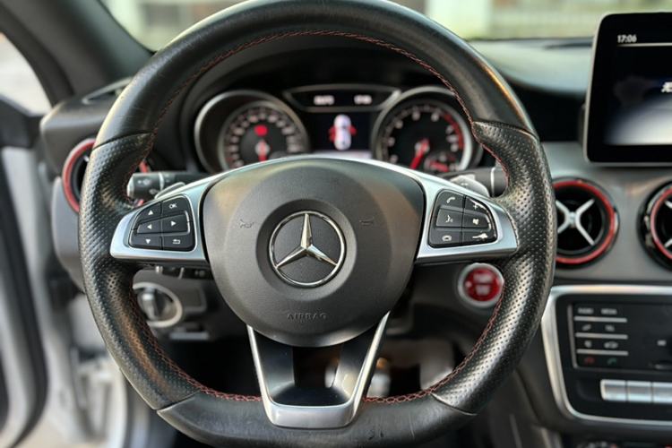 Used Mercedes-Benz CLA 2018 CLA 220 4MATIC Interior 11