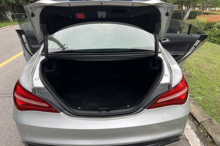 Used Mercedes-Benz CLA 2018 CLA 200 Style Edition Interior 2