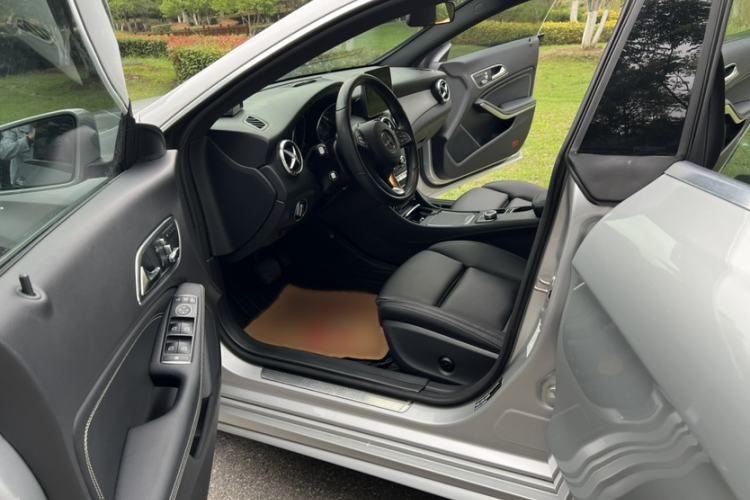 Used Mercedes-Benz CLA 2018 CLA 200 Style Edition Interior 6